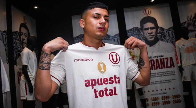 Jairo Concha tras ser oficializado en Universitario. Foto: Universitario   