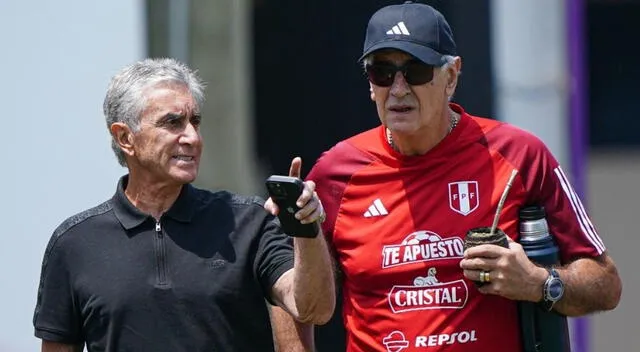 Jorge Fossati reemplazó a Juan Reynoso en el banquillo de la selección peruana. Foto: FPF.   