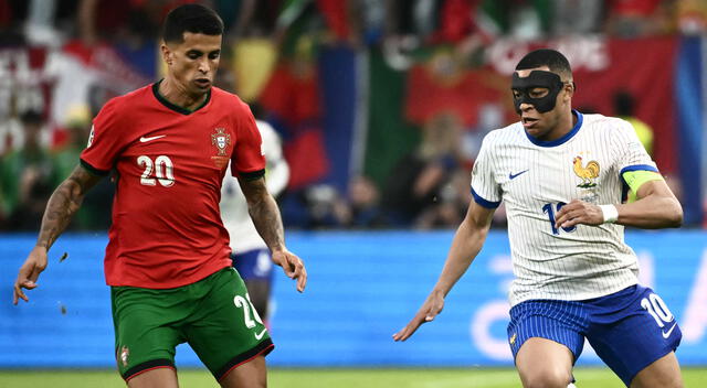  Kylian Mbappé usó una máscara en el Portugal vs. Francia.   