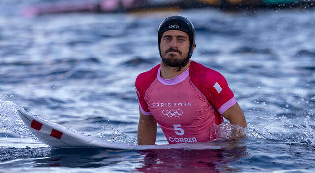 Alonso Correa obtuvo un diploma olímpico por su cuarto lugar en el surf de los Juegos Olímpicos París 2024. Foto: AFP   