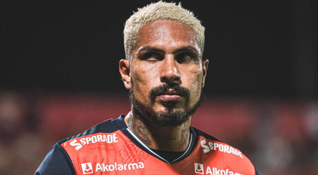 Paolo Guerrero llegó a César Vallejo a inicios del 2024. Foto: Liga 1   