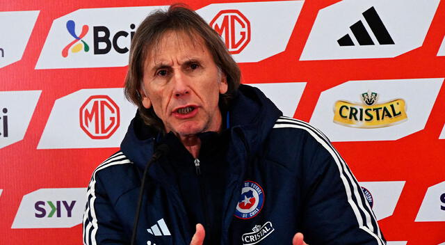 Ricardo Gareca aún no gana un partido oficial con Chile. Foto: AFP   