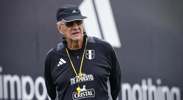 Jorge Fossati tiene más de 30 años como entrenador. Foto: FPF   