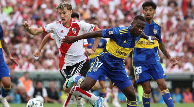 Luis Advíncula será titular y capitán ante River Plate. Foto: AFP   