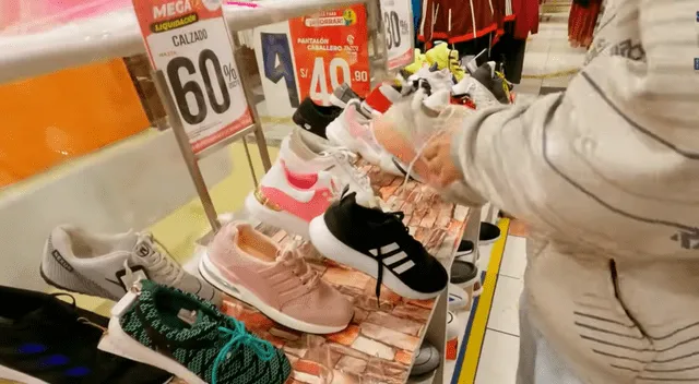  La zona cuenta con un área de descuentos desde 30% hast 60% en zapatillas. Foto: SantoBrasa.<br><br>    