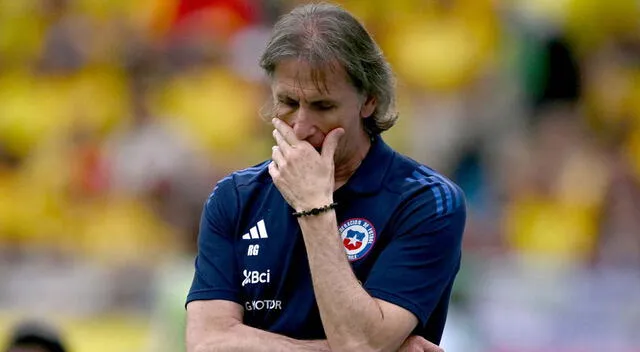 Ricardo Gareca aún no gana oficialmente al mando de Chile. Foto: AFP   