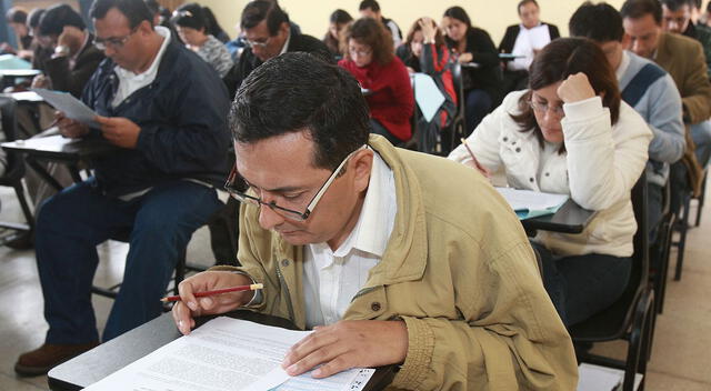 Miles de maestros podrán rendir el examen de ascenso docente. Foto: Andina   