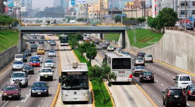 La Vía Expresa es una de las vías que conecta Lima a lo largo de su recorrido. Foto: Andina   