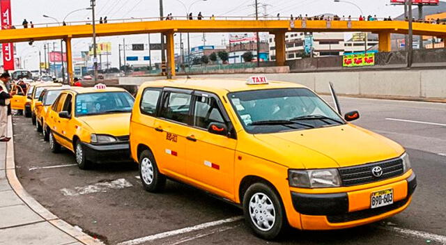 La nueva normativa impone a los taxistas a cambiar el color de sus vehículos. Foto: Difusión La nueva normativa impone a los taxistas a cambiar el color de sus vehículos. Foto: Difusión