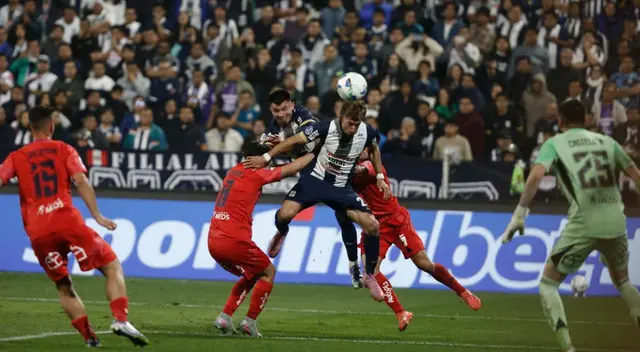 Alianza Lima y la U. de Chile igualaron 0-0 en el partido de ida. Foto: AFP   