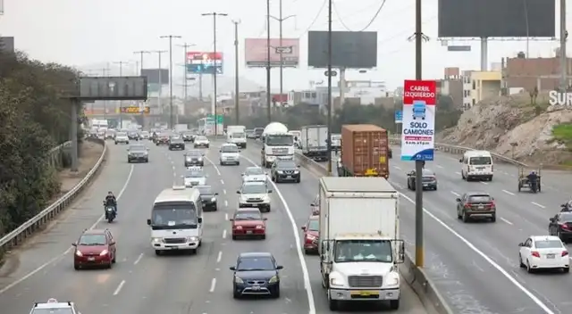 La medida contempla el cambio de sentido en la vía todos los domingos de enero a marzo, así como el 1 y el 5 de abril del 2026. Foto: Andina   