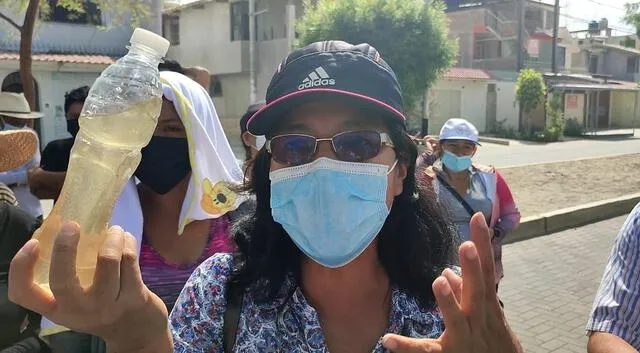 El agua que reciben atenta contra su salud