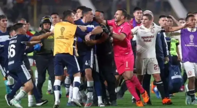  Se descubre la causa de la pelea: jugador de Gimnasia habría lanzado insulto racista a futbolista de la 'U'. Foto: difusión   
