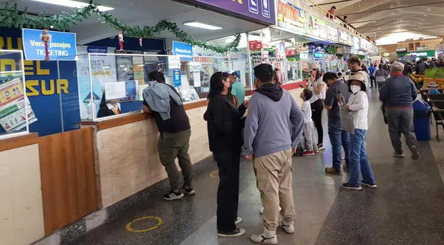 Arequipa. Pasajes para viajes interprovinciales subieron de precio desde hace varios días. Foto: Wilder Pari/URPI