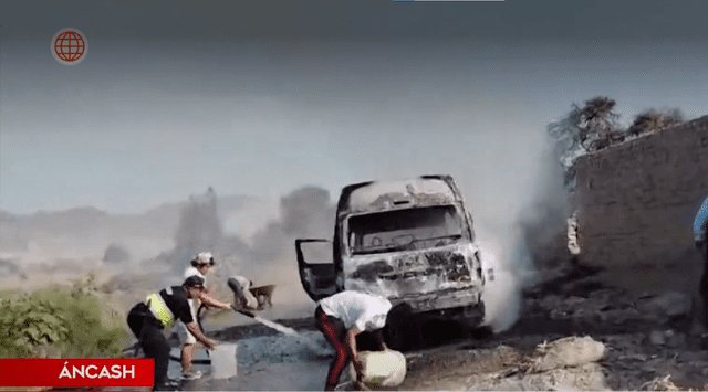 Ciudadanos intentaron apagar el incendio que generaron criminales. Foto: Captura América Noticias   