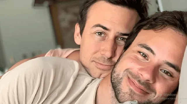 Bruno Ascenzo y su novio Adrián Bello. Foto:Instagram.   