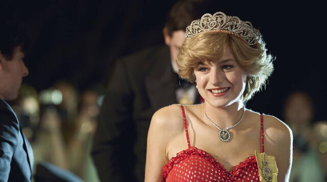 Emma Corrin interpreta a Diana Spencer en The Crown. Foto: Netflix