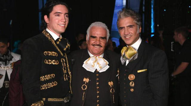 Alex, Vicente y Alejandro: nieto, abuelo e hijo.