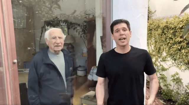 Mel Brooks y su hijo Max. Foto: captura