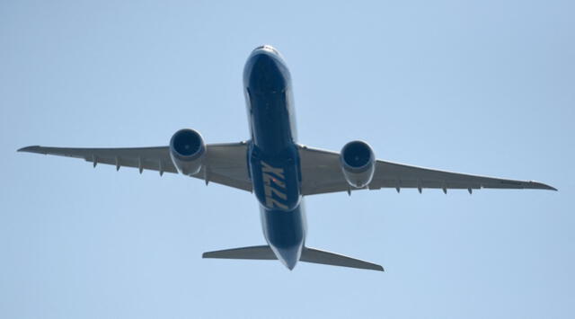 Este impresionante avión, desarrollado por Boeing, está diseñado para transportar para 426 pasajeros en dos clases. Foto: AFP.   