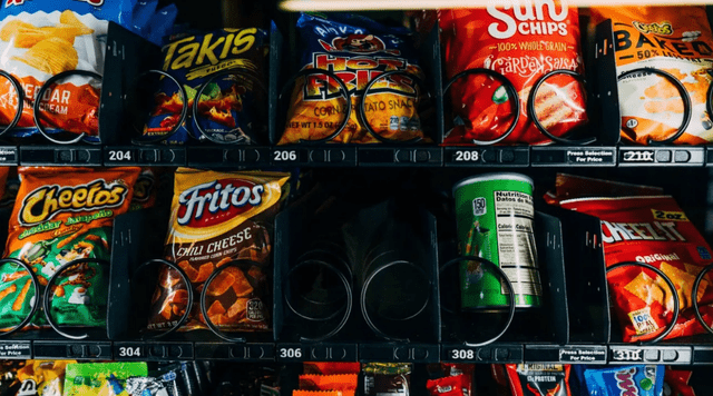 Desde sus inicios, los snacks han sido cuestionados por padres de familia y personal de salud. Foto: pexels   