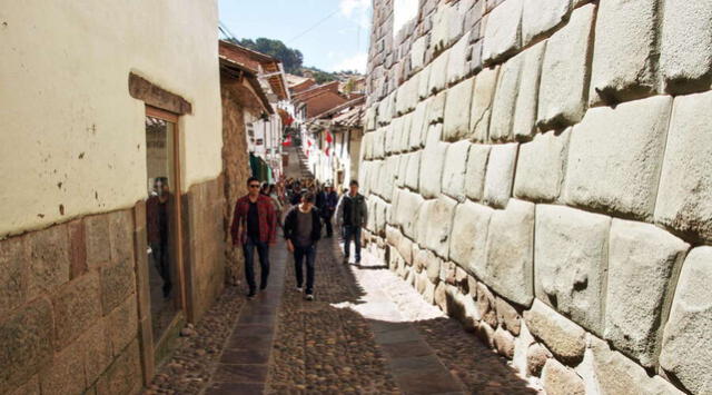  La IA consideró a calle Hatun Rumiyoc, en Cusco, como la más bonita del Perú. Foto: Martin Mergili.<br><br>    