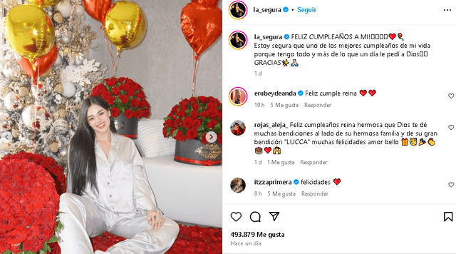 La influencer 'La segura' presumiendo las flores que Ignacio Baladán le dio por su cumpleaños 32. Foto: Instagram.   