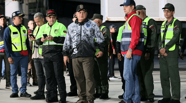  El ministro de Relaciones Interiores, Justicia y Paz de Venezuela, Diosdado Cabello, dijo que entre los 174 inmigrantes se encuentran hombres, mujeres y niños. Foto: Venezolana de Televisión   
