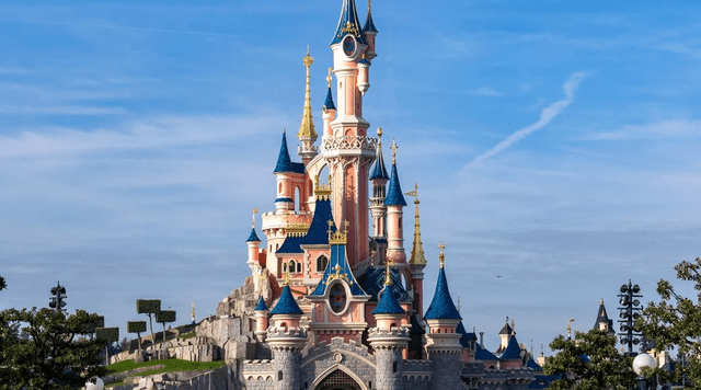 Habían organizado todo como sis se tratara de un verdadero matrimonio. La ceremonia iba a realizarse justo en frente del castillo de la 'Bella Durmiente'. Foto: ABC Habían organizado todo como sis se tratara de un verdadero matrimonio. La ceremonia iba a realizarse justo en frente del castillo de la 'Bella Durmiente'. Foto: ABC