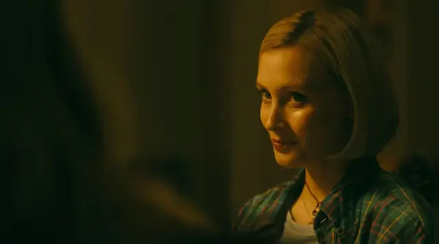 Sarah Gadon en 'Incontrolables'. Foto: Netflix Sarah Gadon en 'Incontrolables'. Foto: Netflix