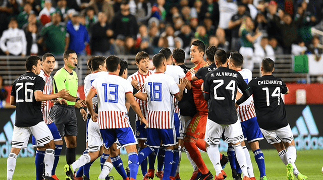 Amistoso entre México vs Paraguay casi termina en bronca por esta terrible falta [VIDEO]