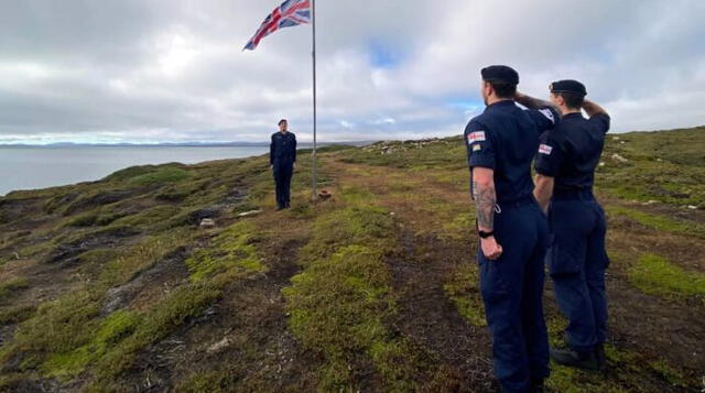 Soldados británicos en la guerra de las Malvinas. FOTO: Instagram.