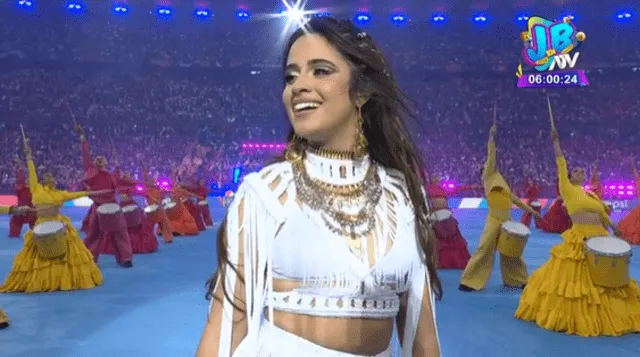 Camila Cabello deslumbró en el escenario de la Champions League 2022. Foto: captura ATV