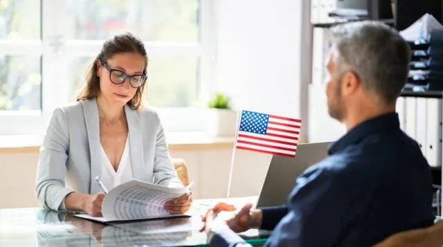  El USCIS proporciona herramientas en línea para que los solicitantes puedan verificar el estado de su caso y estimar los tiempos de procesamiento. Foto: iStock   