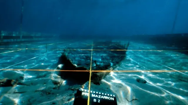La compleja extracción del barco se realizó en etapas cuidadosamente planificadas para preservar la integridad de cada fragmento de madera. Foto: Ministerio de Cultura de España La compleja extracción del barco se realizó en etapas cuidadosamente planificadas para preservar la integridad de cada fragmento de madera. Foto: Ministerio de Cultura de España
