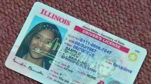 Recuerda que el Permiso de Conducir Internacional no es reconocido en Illinois, así que mantente informado y cumple con los plazos. Foto: Univision    