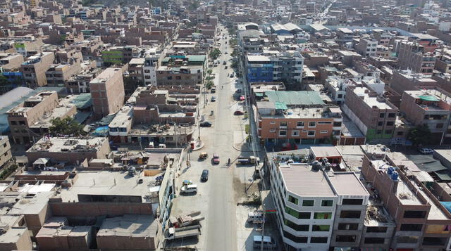 MML inicia trabajos de renovación en la avenida Marco Puente Llanos de Ate Vitarte. Foto: Municipalidad de Ate.   