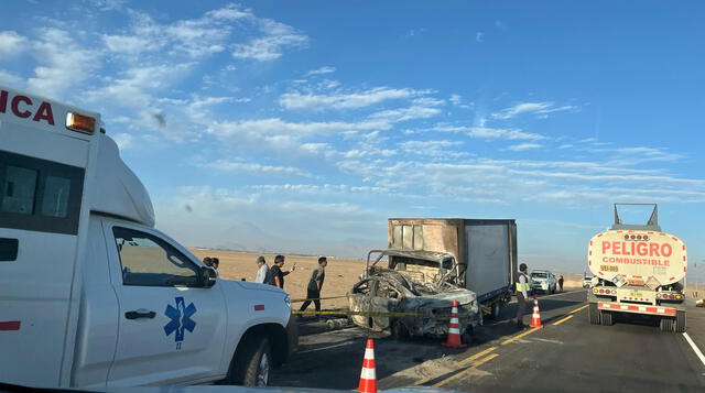 Los autos implicados en el accidente se incendiaron inmediatamente después de colisionar. Foto: Difusión Los autos implicados en el accidente se incendiaron inmediatamente después de colisionar. Foto: Difusión