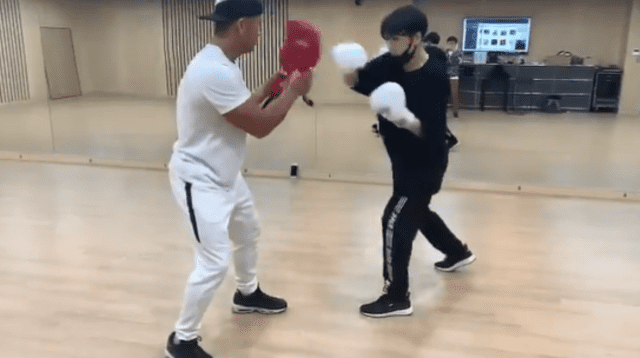 Jungkook de BTS practicando boxeo. Foto: captura/Twitter