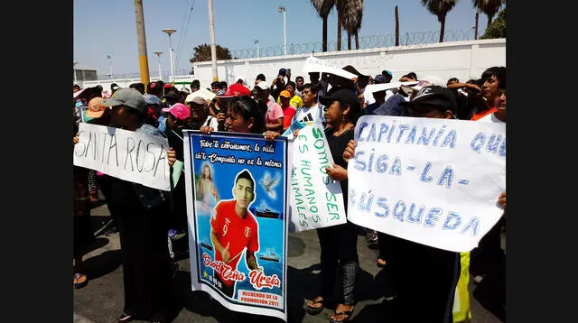 Chimbote: con una marcha llena de dolor exigen que no cese la búsqueda de los seis pescadores desaparecidos