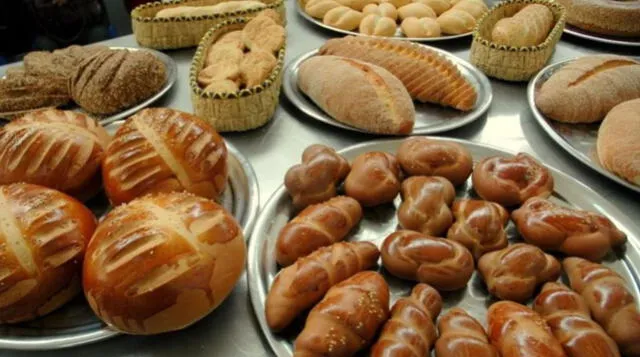 Ante la subida de precios, las cifras indican que en promedio de 12 panes diarios el consumo ha disminuido a solo 7. Foto: Andina