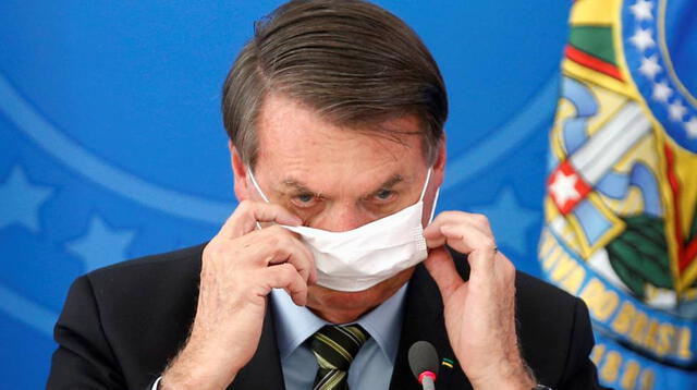 Bolsonaro publica un video tomando hidroxicloroquina tras dar positivo por COVID-19