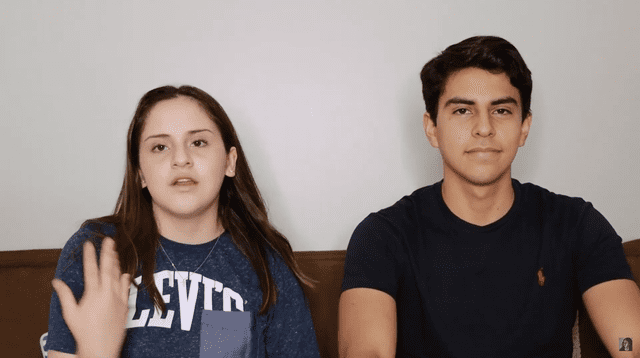  Diego junto a su hermana contando la experiencia de aplicar a Yale. Foto: captura de pantalla/Maria Paz del Águila/YouTube   