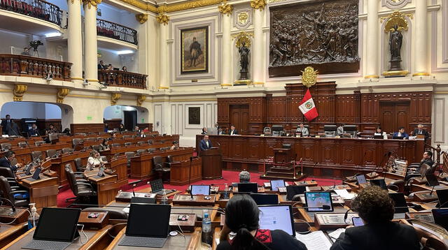 Hemiciclo del Congreso casi vacío durante la presentación del ministro del Interior   