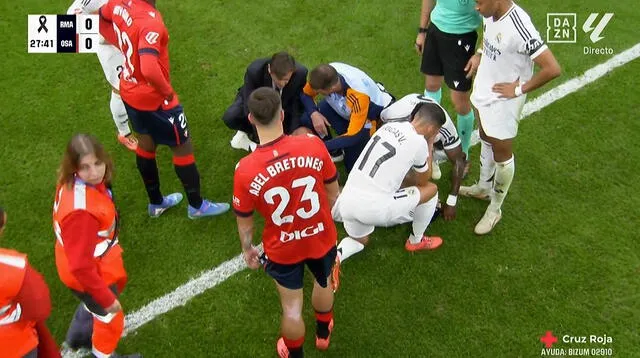 Lucas Vásquez se mostró muy preocupado por su compañero. Foto: captura/DAZN   