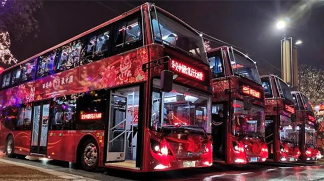  China lanzó su primera flota de buses eléctricos de dos pisos en 2019. Foto: Transporte sostenible.    