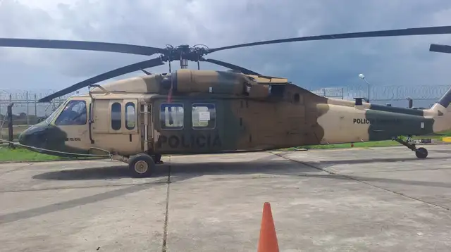 Cambio. Un ejemplar de los 24 helicópteros Bell UH-1H Huey II que será sustituido por la nueva dotación de UH-60 Black Hawk. Foto: La República Cambio. Un ejemplar de los 24 helicópteros Bell UH-1H Huey II que será sustituido por la nueva dotación de UH-60 Black Hawk. Foto: La República