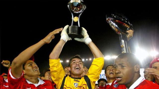 El equipo Cienciano del Cusco triunfó en la Copa Sudamericana 2003. Foto: EFE