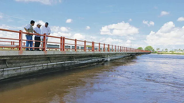 Perú: Río Piura se desborda e inunda centro de la ciudad |VIDEO
