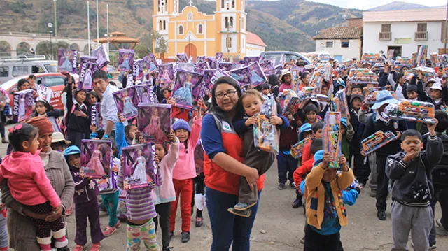 Huancayo: campaña “Caritas Felices” lleva alegría a miles de niños pobres